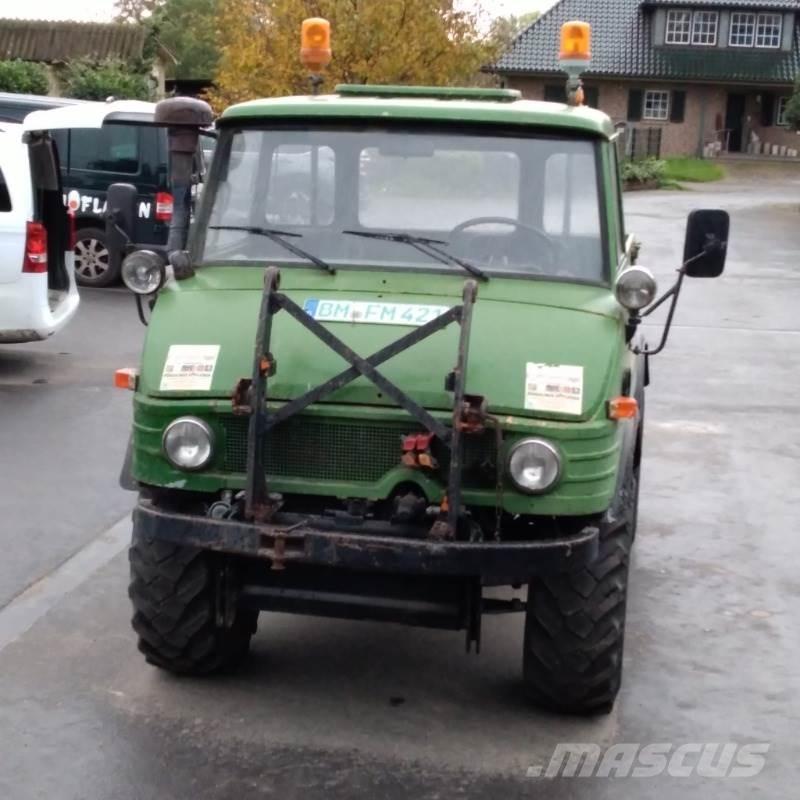 Mercedes-Benz U421 Traktori