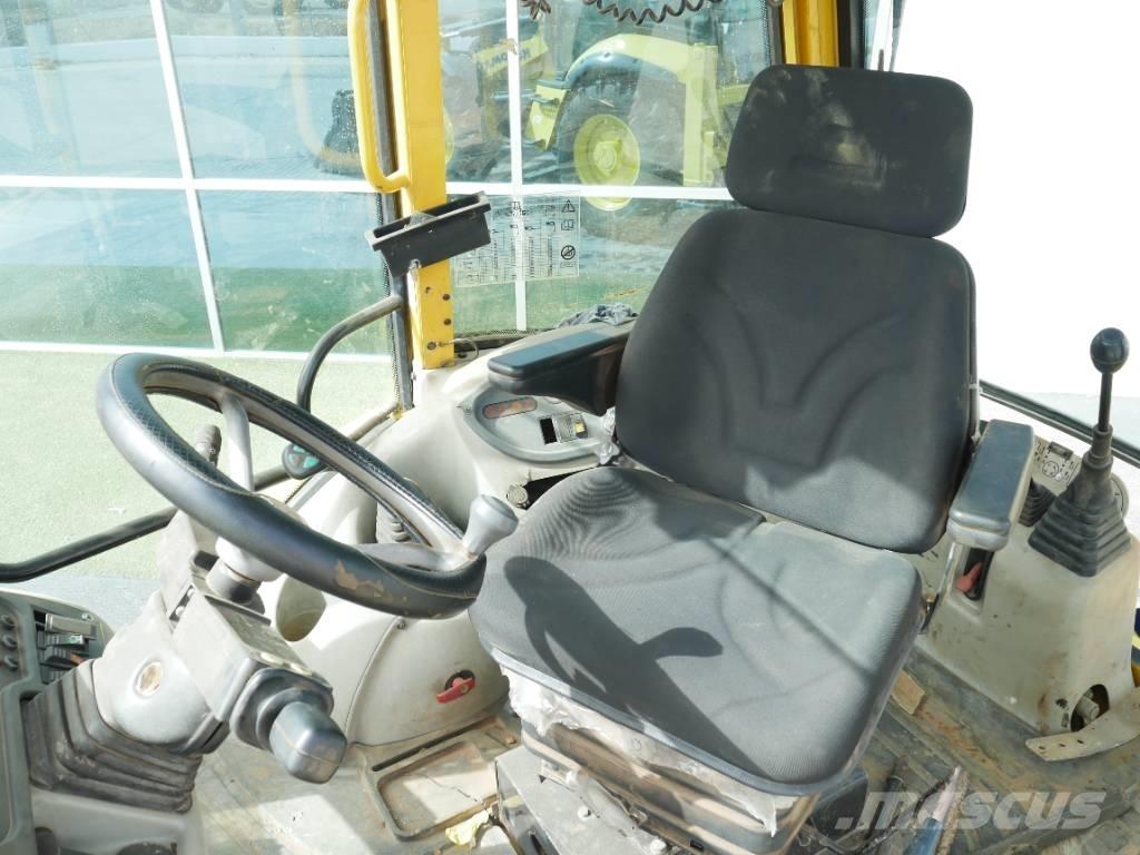 Komatsu WB 97 S-2 Rovokopači