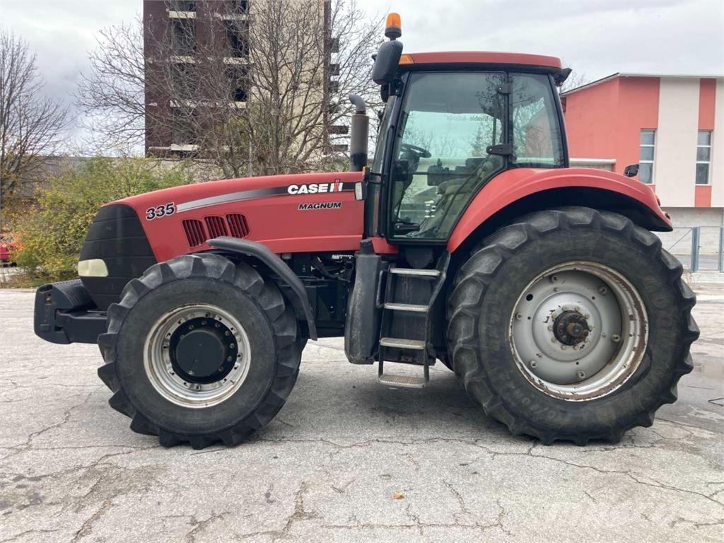 Case IH magnum 335 Traktori