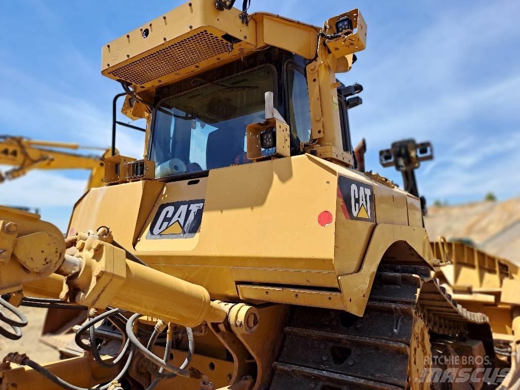 CAT D 8 T Buldožeri guseničari