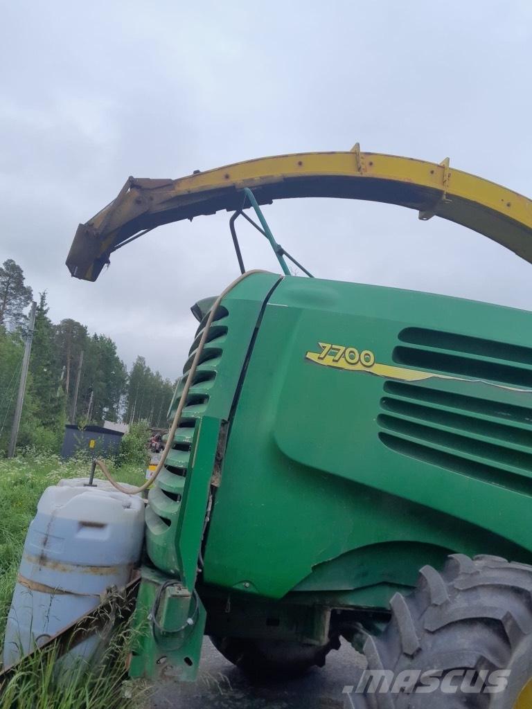 John Deere 7700 Mašine za stočnu hranu sa sopstvenim pogonom