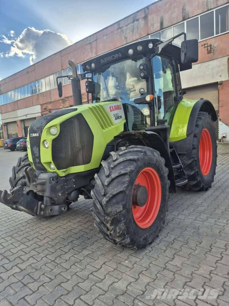 CLAAS Arion 530 Traktori