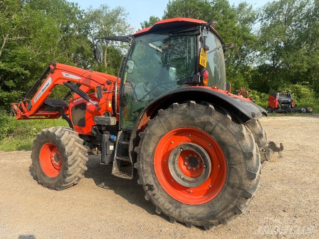 Kubota M 135 GX Traktori