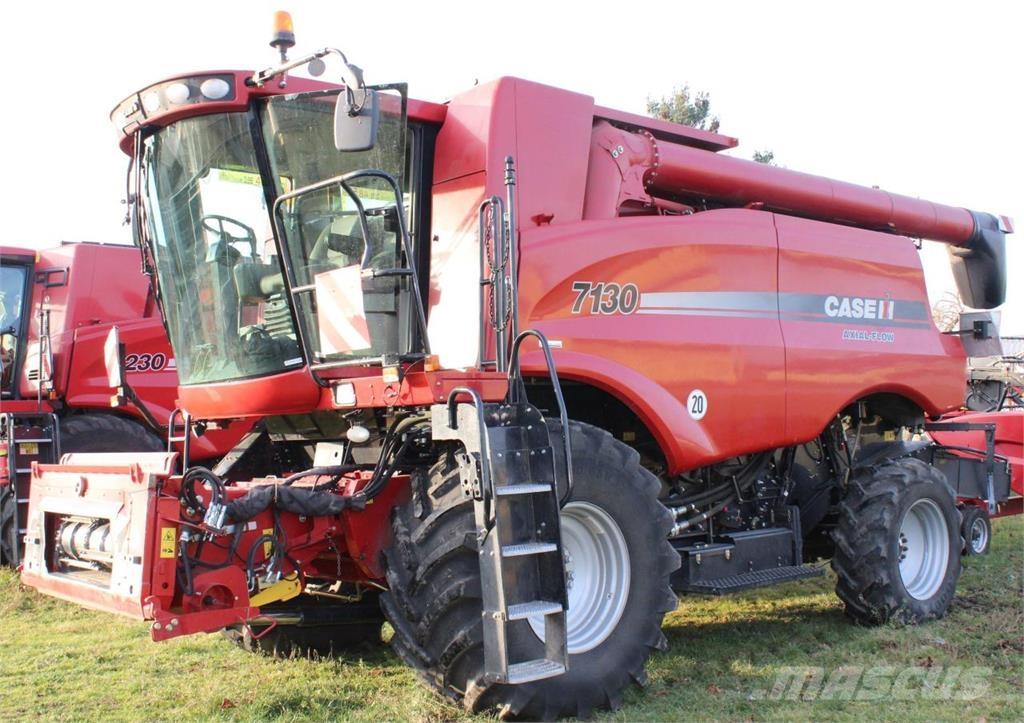 Case IH AF 7130 Kombajni