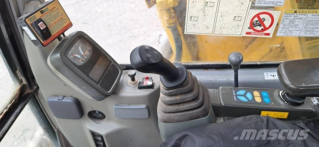 Kobelco E70SR Bageri guseničari