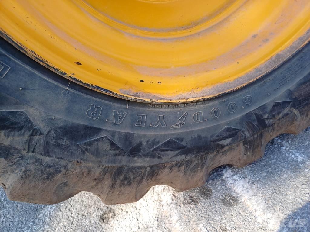 JCB 930-2 Vanterenski viljuškar