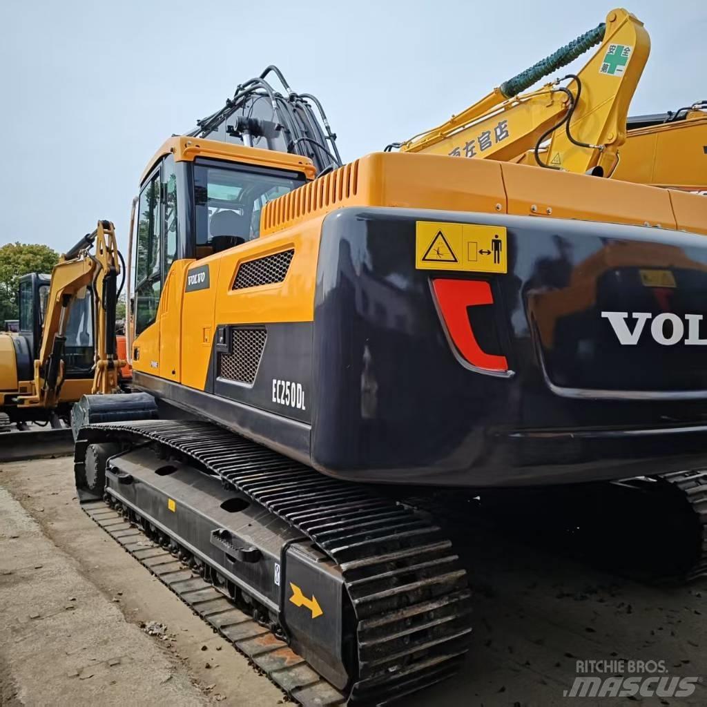 Volvo 250DL Bageri guseničari