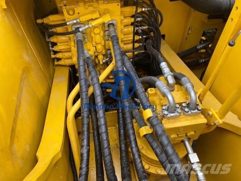 Komatsu PC200-7 Bageri guseničari