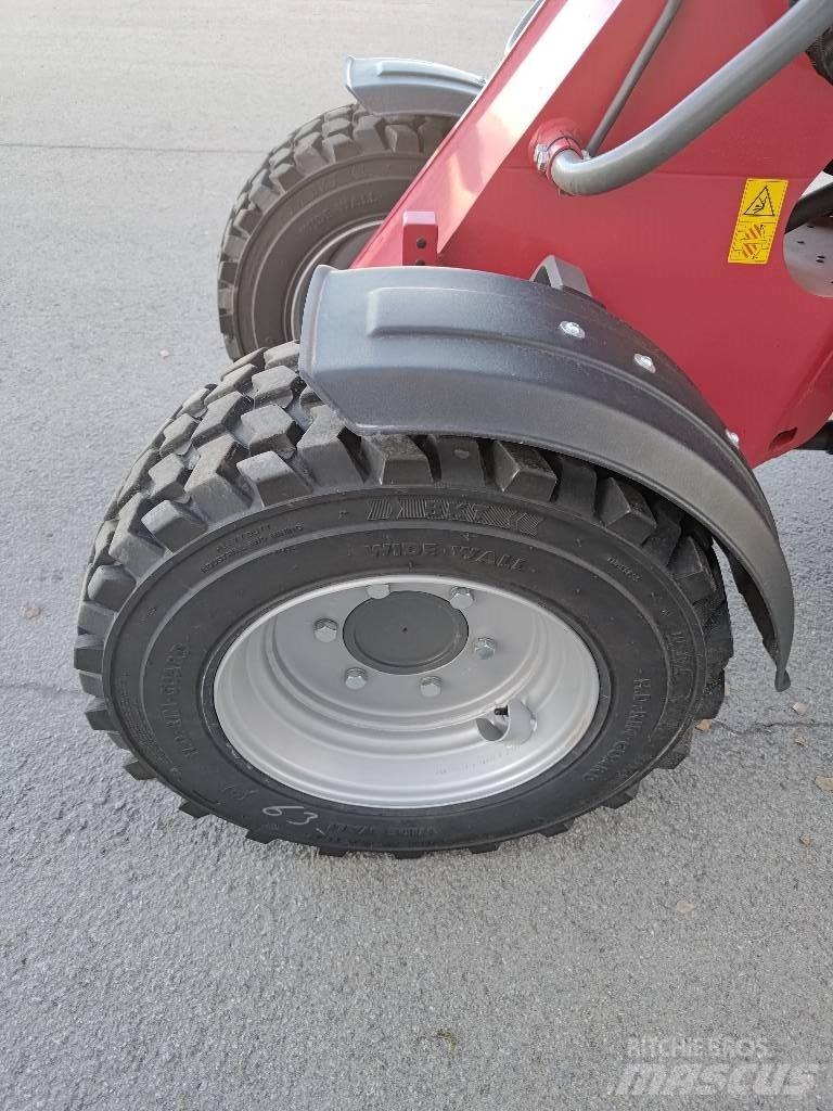 Weidemann 1280 Višenamenski utovarivači
