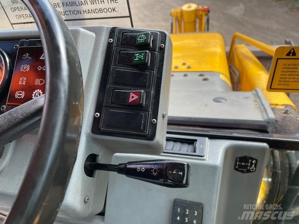 Massey Ferguson 750 Rovokopači