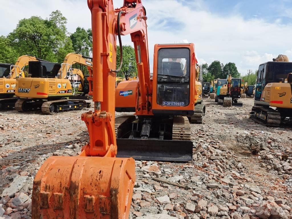 Doosan DX75 Midi bageri 7t – 12t