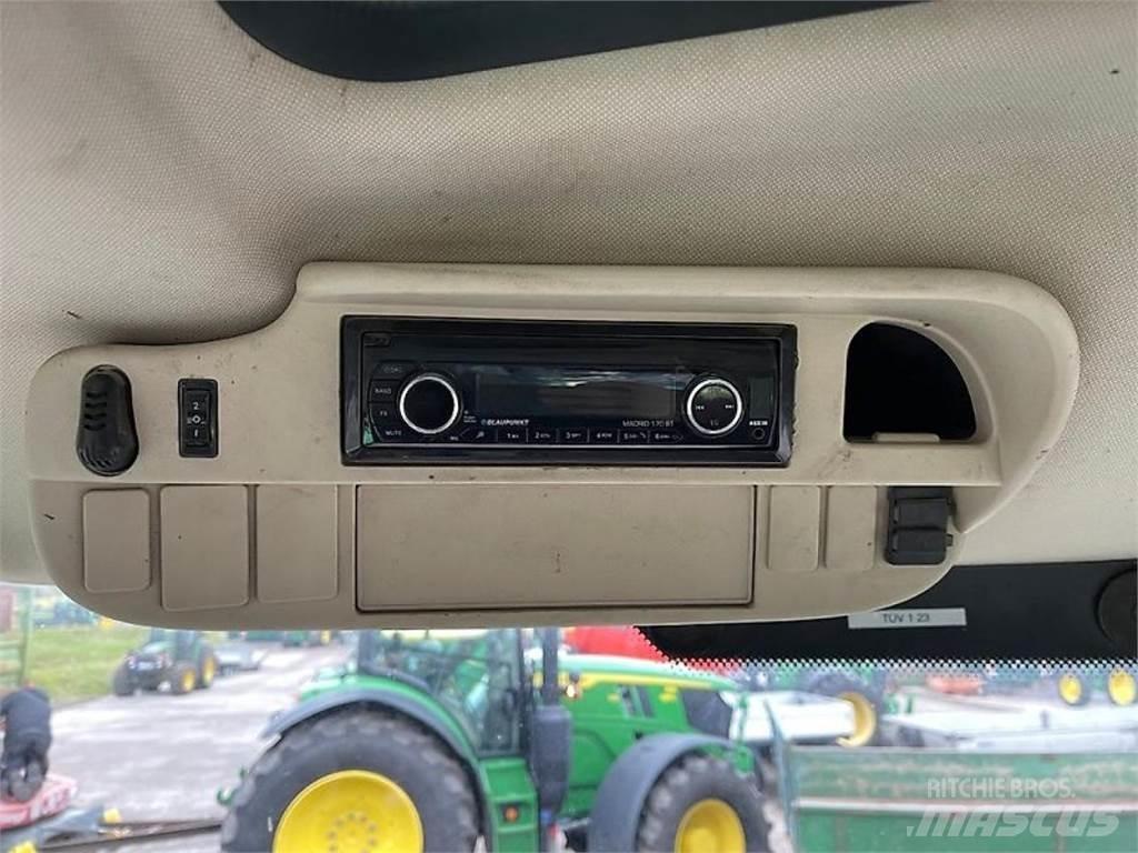 John Deere 6155R Traktori