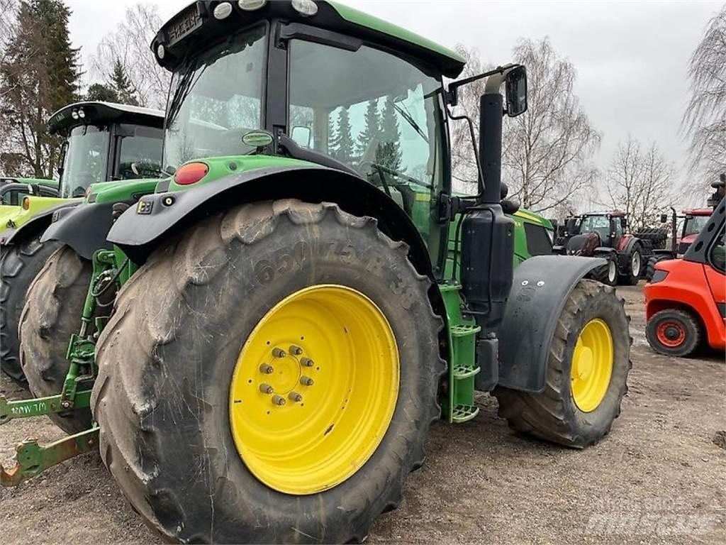 John Deere 6155R Traktori