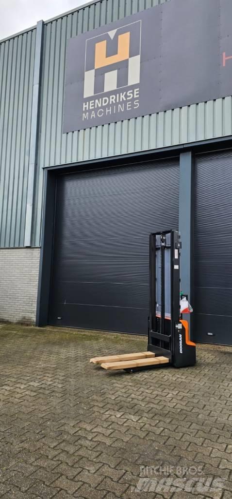 Doosan LSM 12 N Ručni električni viljuškar