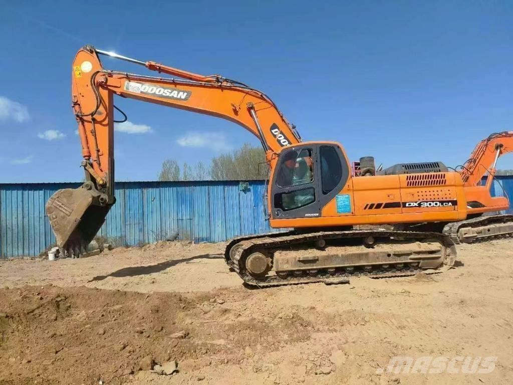 Doosan DX300LC-9 Bageri guseničari
