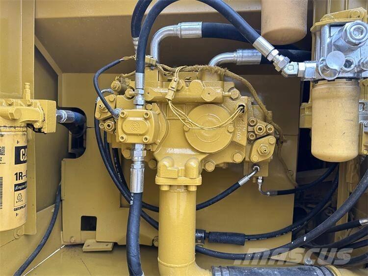 CAT 326D Bageri guseničari