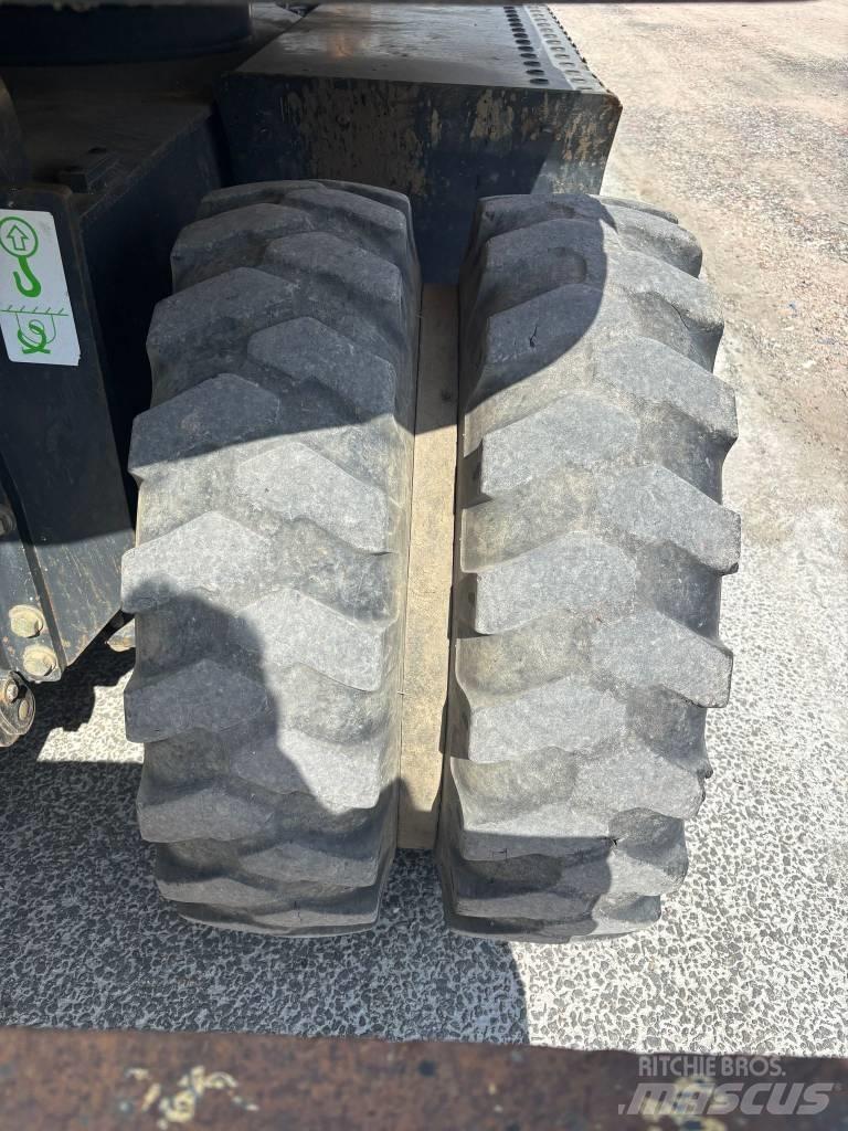 Komatsu PW 160 Bageri točkaši