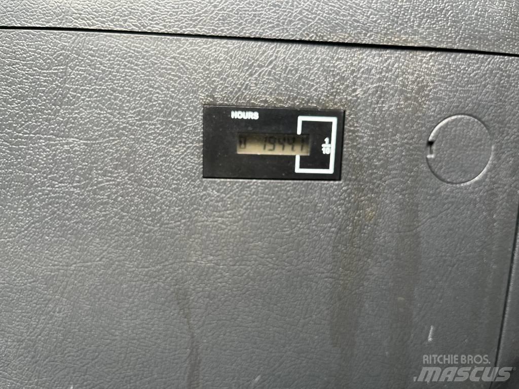 Hyundai HX 140 AL Bageri guseničari