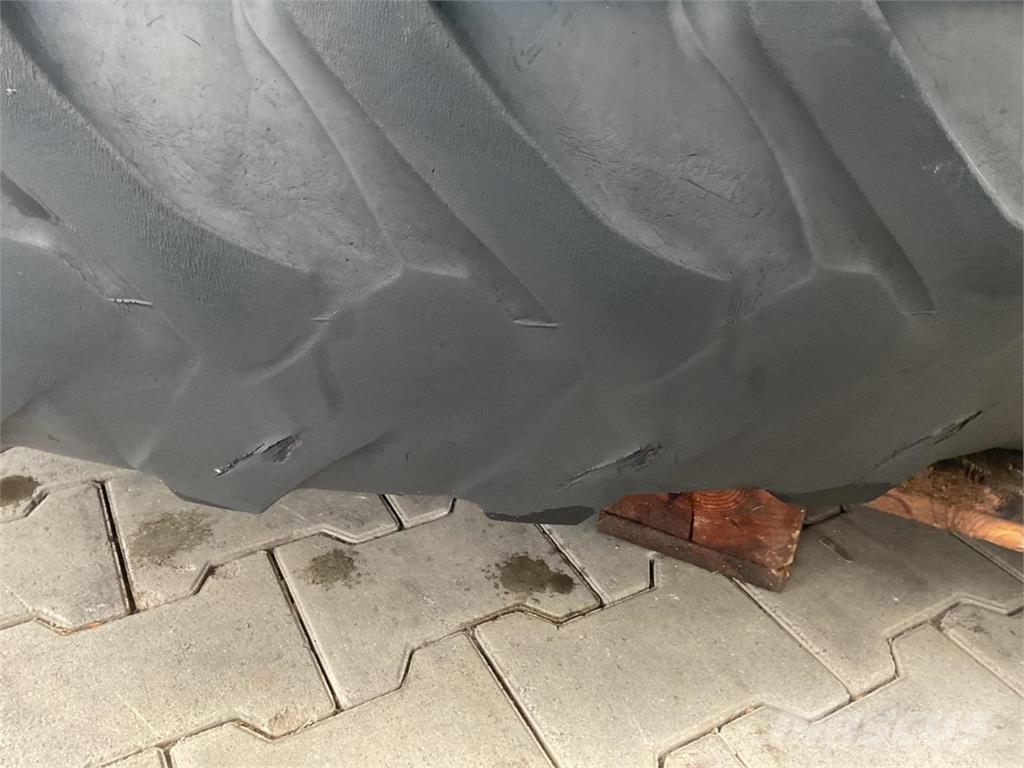 Alliance 12.4R52 Gume, točkovi i felne