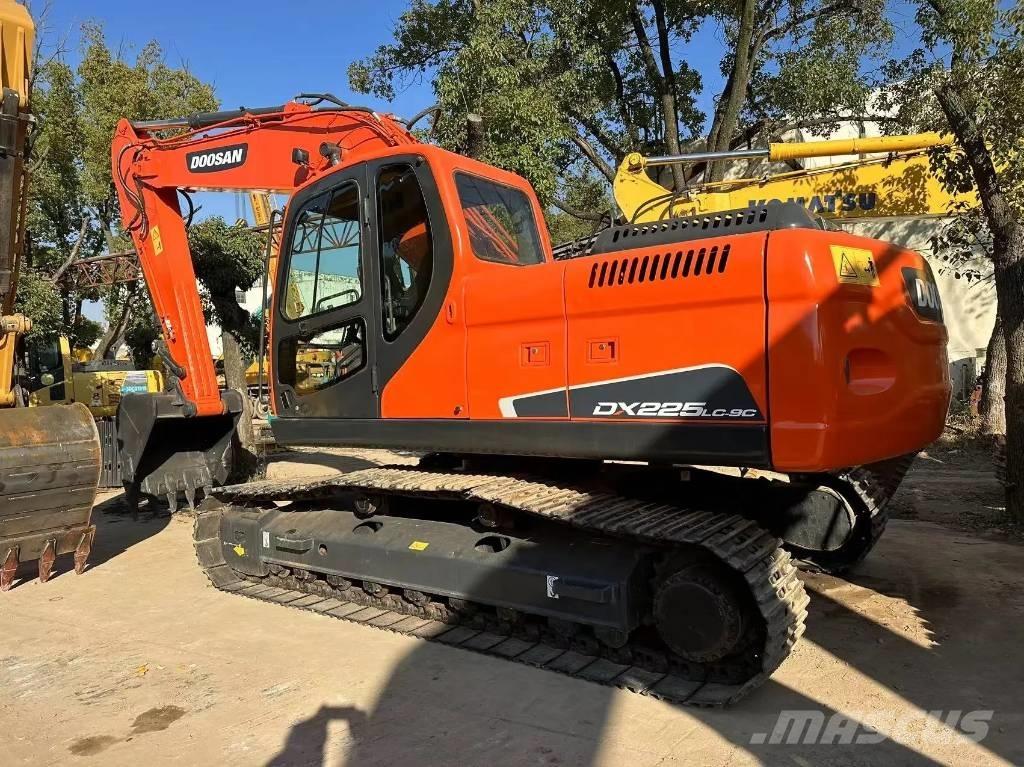 Doosan DX225LC-9C Bageri guseničari