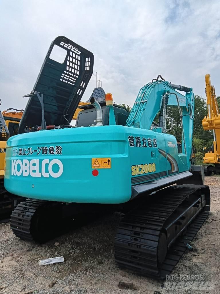 Kobelco SK 200D Midi bageri 7t – 12t