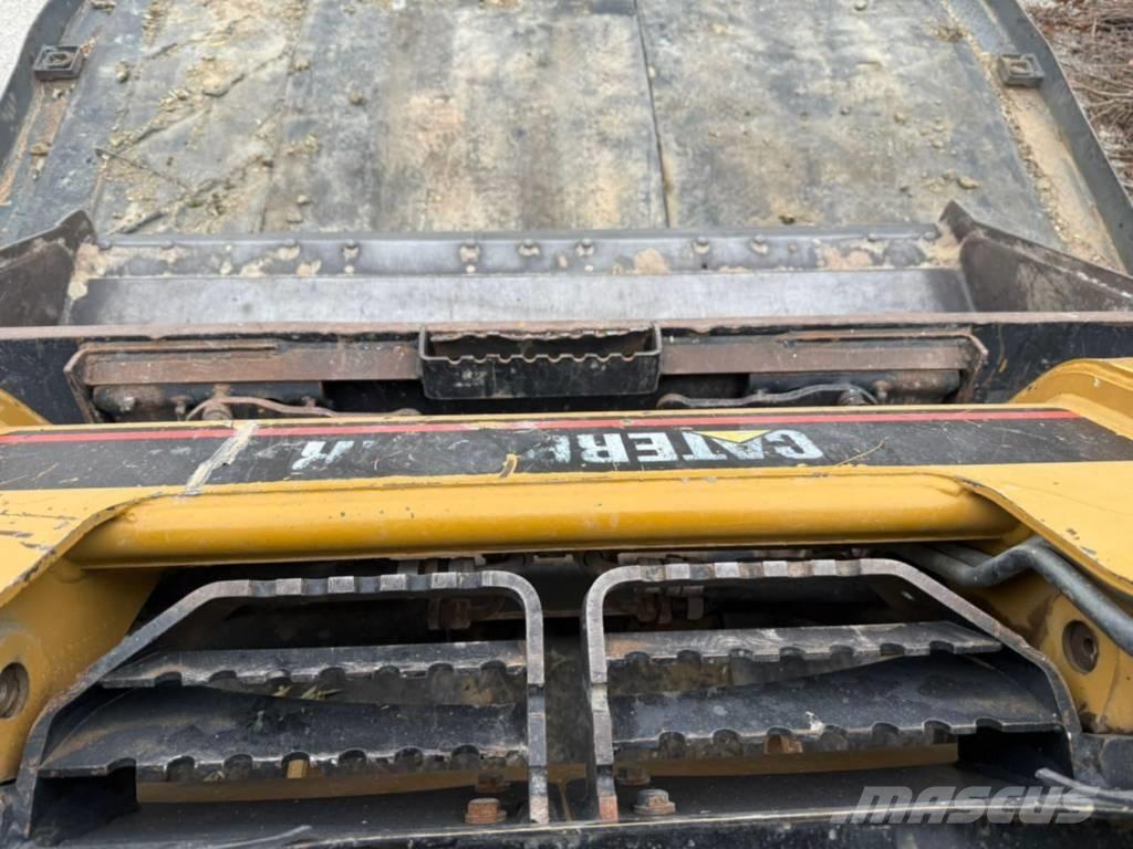 CAT 216 Skid steer mini utovarivači