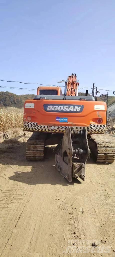 Doosan DX 225LC Bageri guseničari