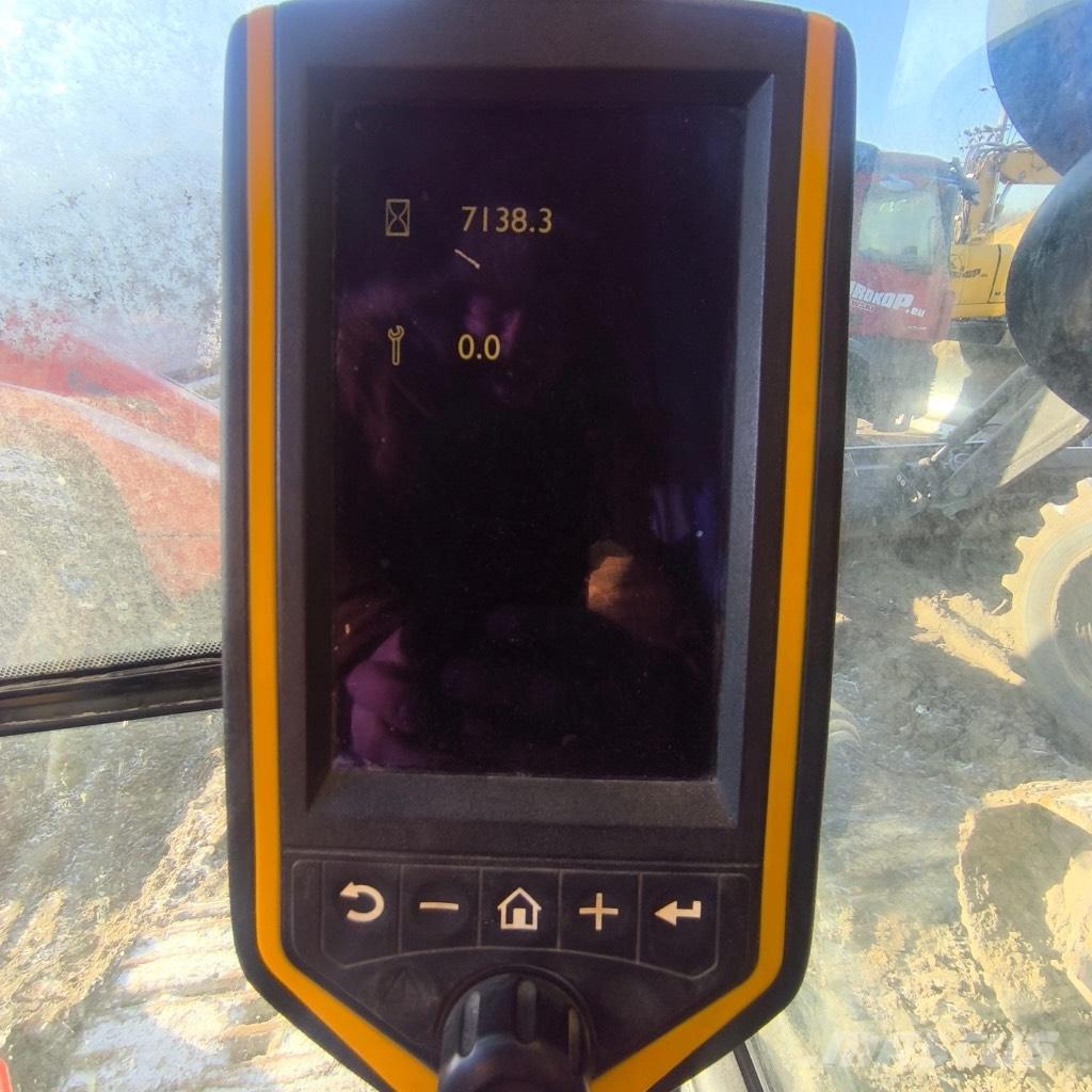 JCB JS 300 Bageri guseničari