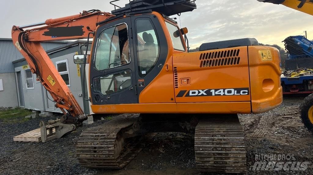 Doosan Dx140 Bageri točkaši