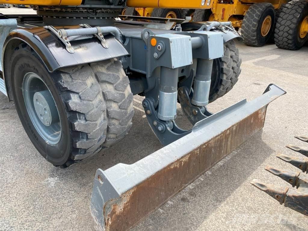 Liebherr A914 NVT Polovni specijalni bageri