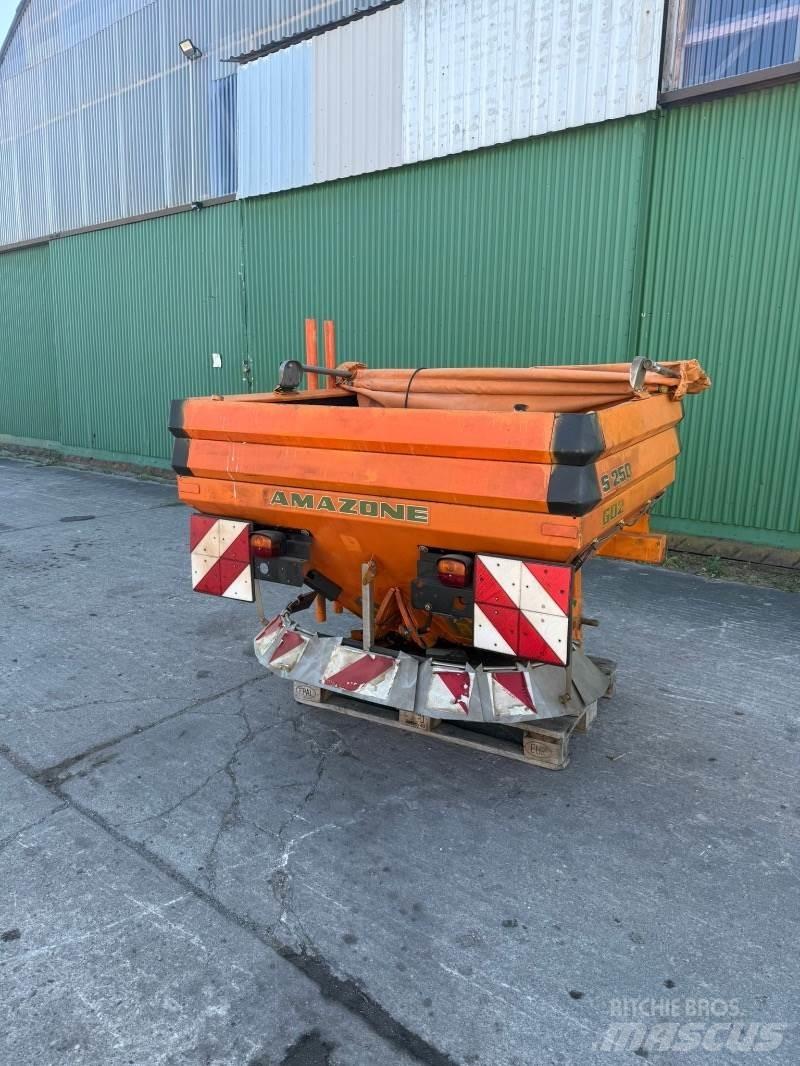 Amazone ZA XS Posipači soli i peska