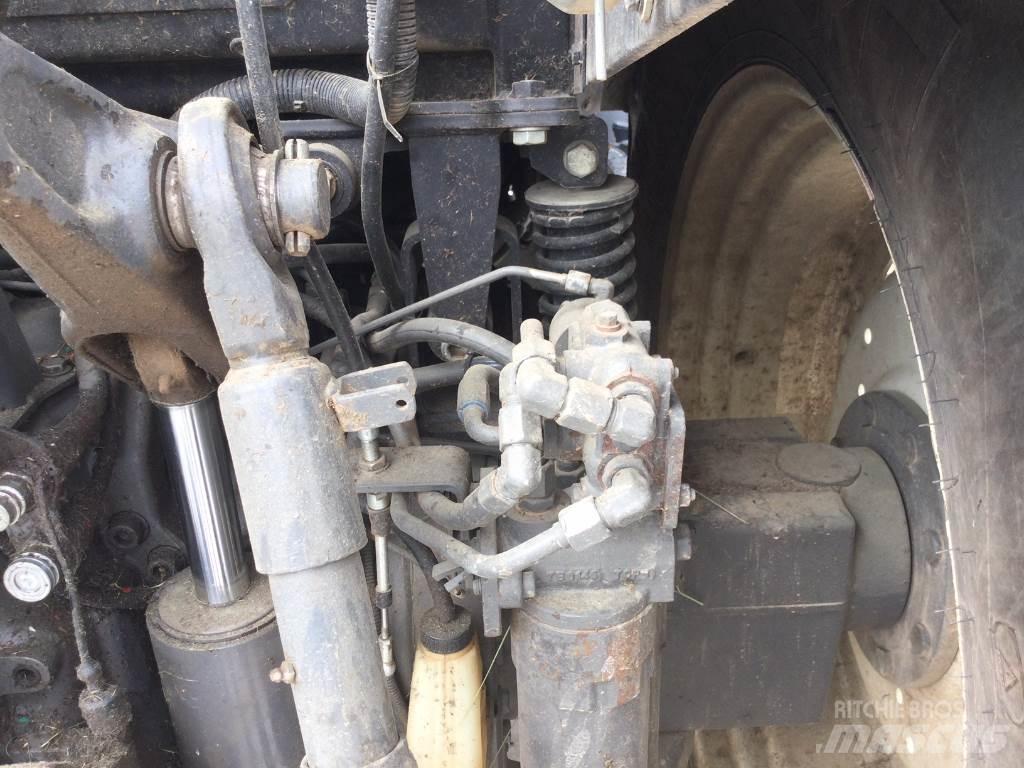 Valtra N123 Traktori
