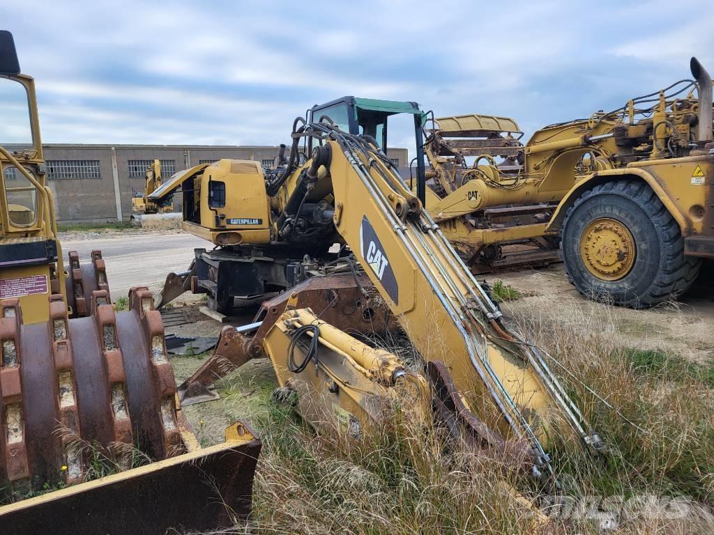 CAT M 318 D Bageri točkaši