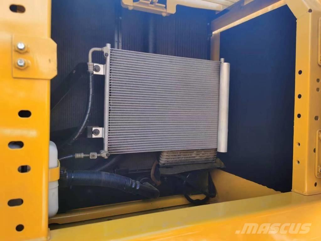 Komatsu PC 220-8 Bageri guseničari