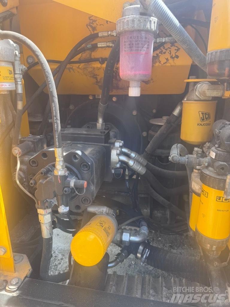 JCB JS 131 LC Bageri guseničari