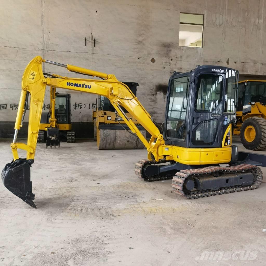 Komatsu PC30 Bageri guseničari