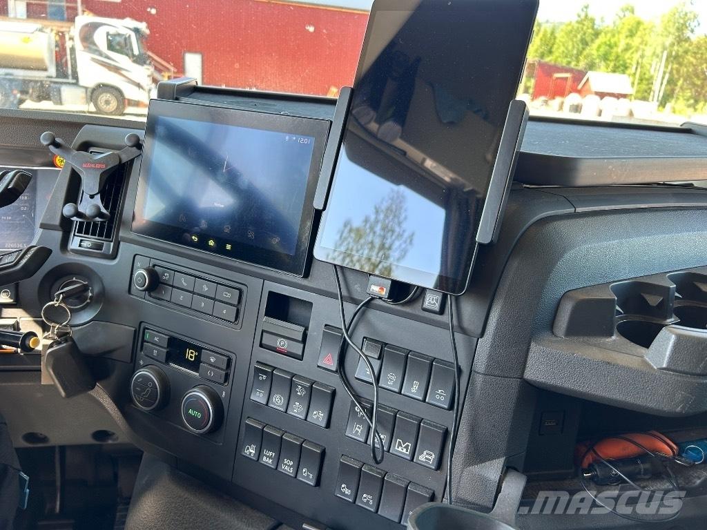 Volvo FH 540 8x4 Rol kiper kamioni sa kukom za podizanje tereta