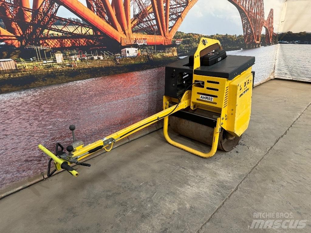Bomag BW 71 E-2 Valjci sa jednim bubnjem