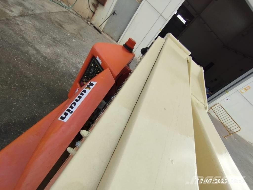 JLG E 400 AJPN Zglobne podizne platforme
