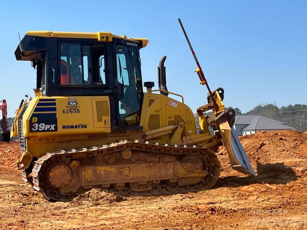 Komatsu D39px-24 Buldožeri guseničari