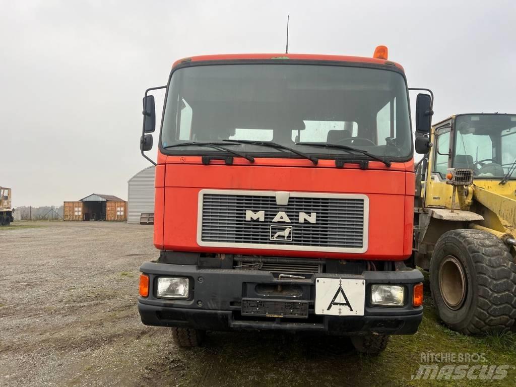 MAN F 08 Kiperi kamioni