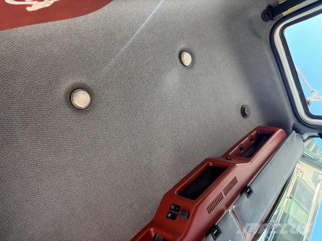 Mack CHU 613 Šleperi za vozila