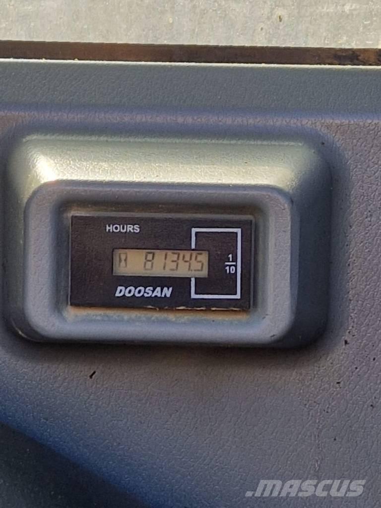Doosan DX 140 LCR Bageri guseničari