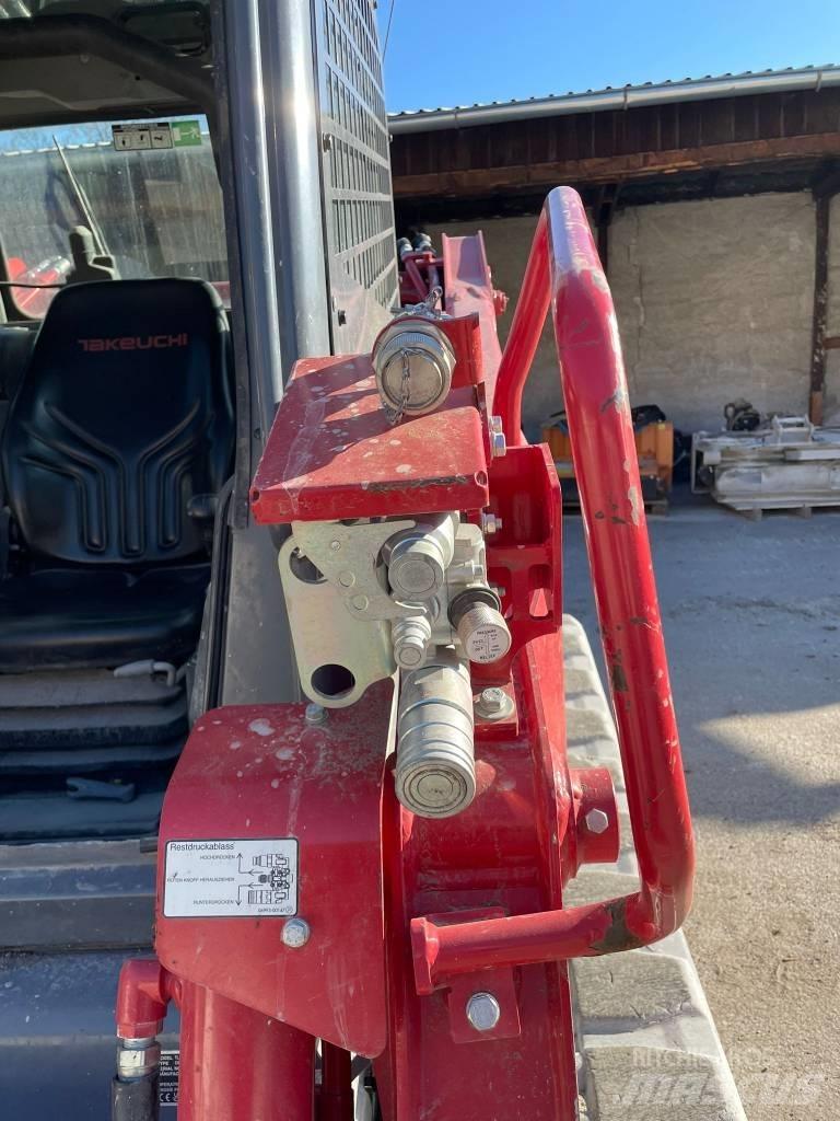 Takeuchi TL12 Skid steer mini utovarivači