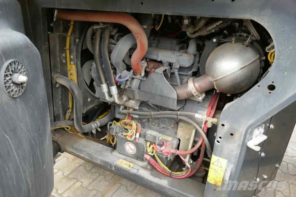 Bomag BW 174 AP-4v Valjci sa duplim bubnjem