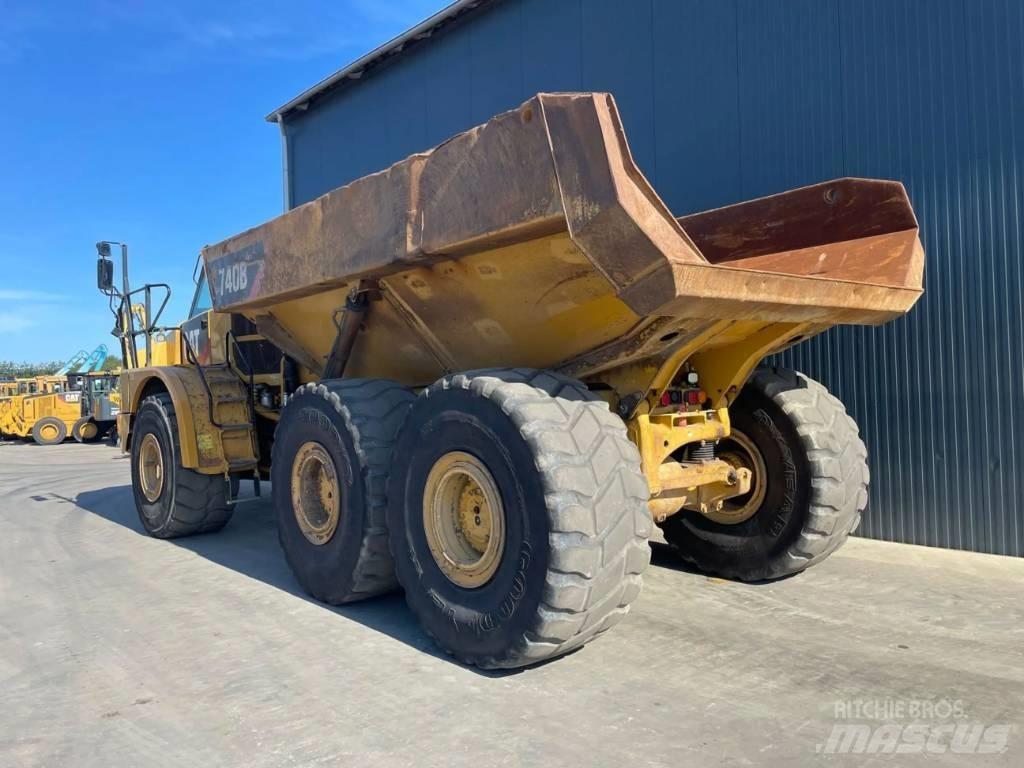 CAT 740B Zglobni damperi
