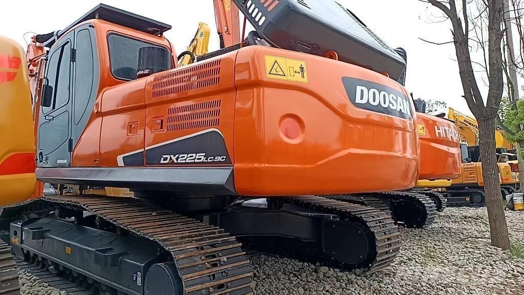 Doosan 225 LC-9 Bageri guseničari