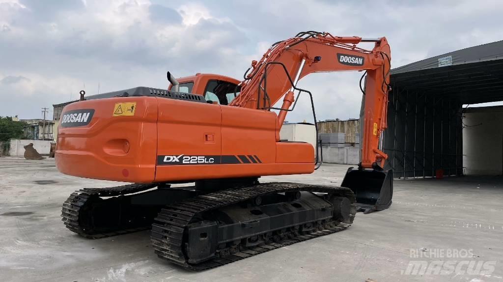 Doosan DX 225 Bageri guseničari