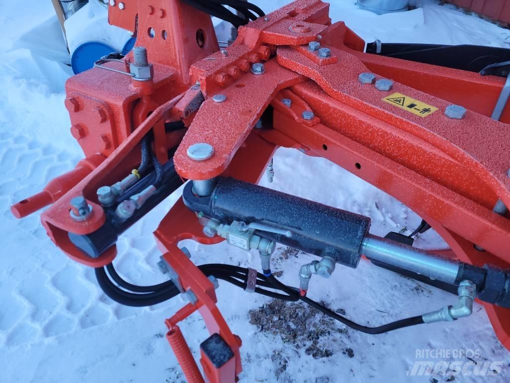 Kubota RM 3005V Plugovi obrtači