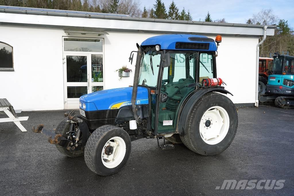 New Holland TN70NA Traktori
